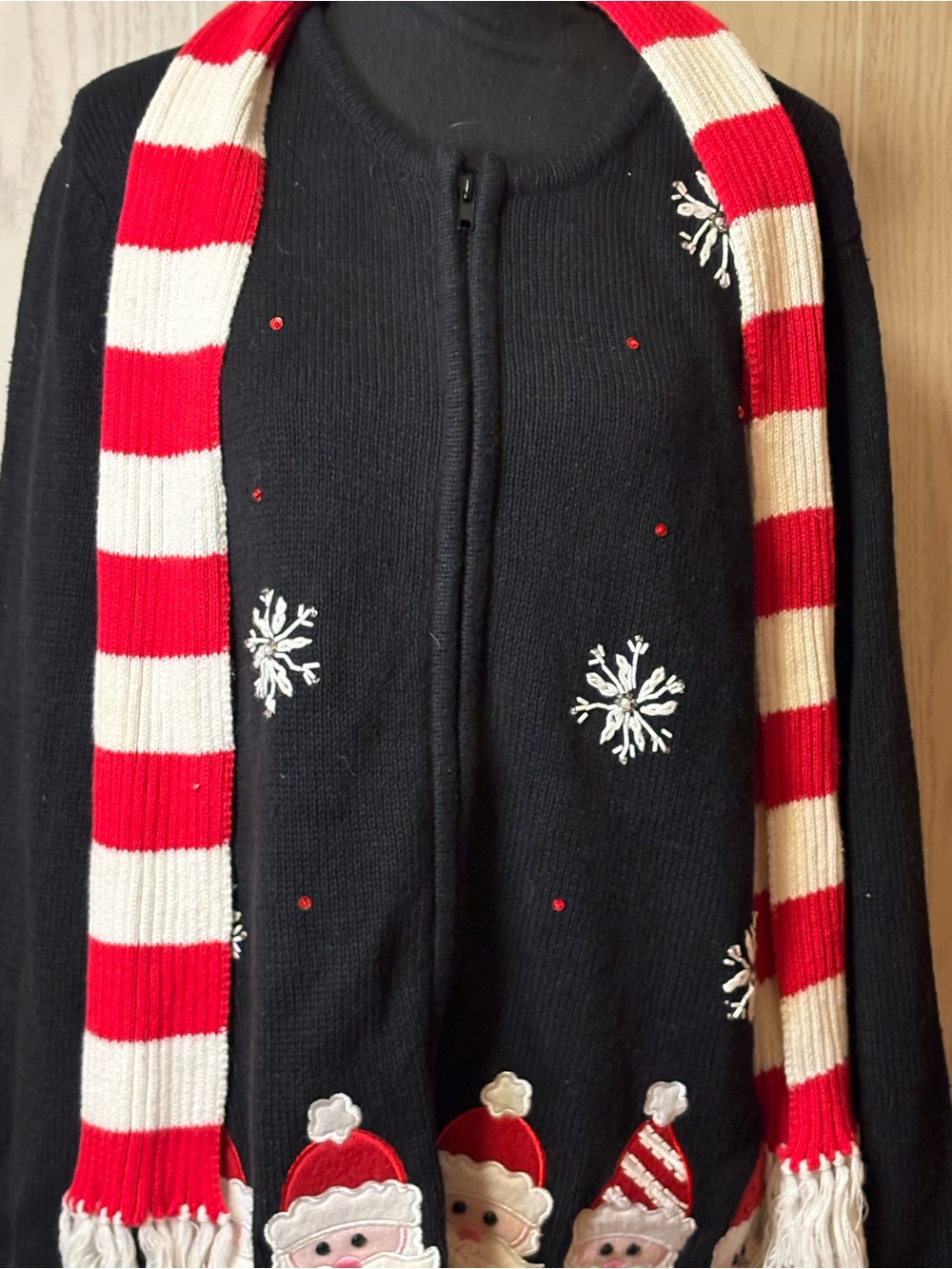 Vintage embroidered Santa Christmas cardigan sweater XL - Picture 4 of 9